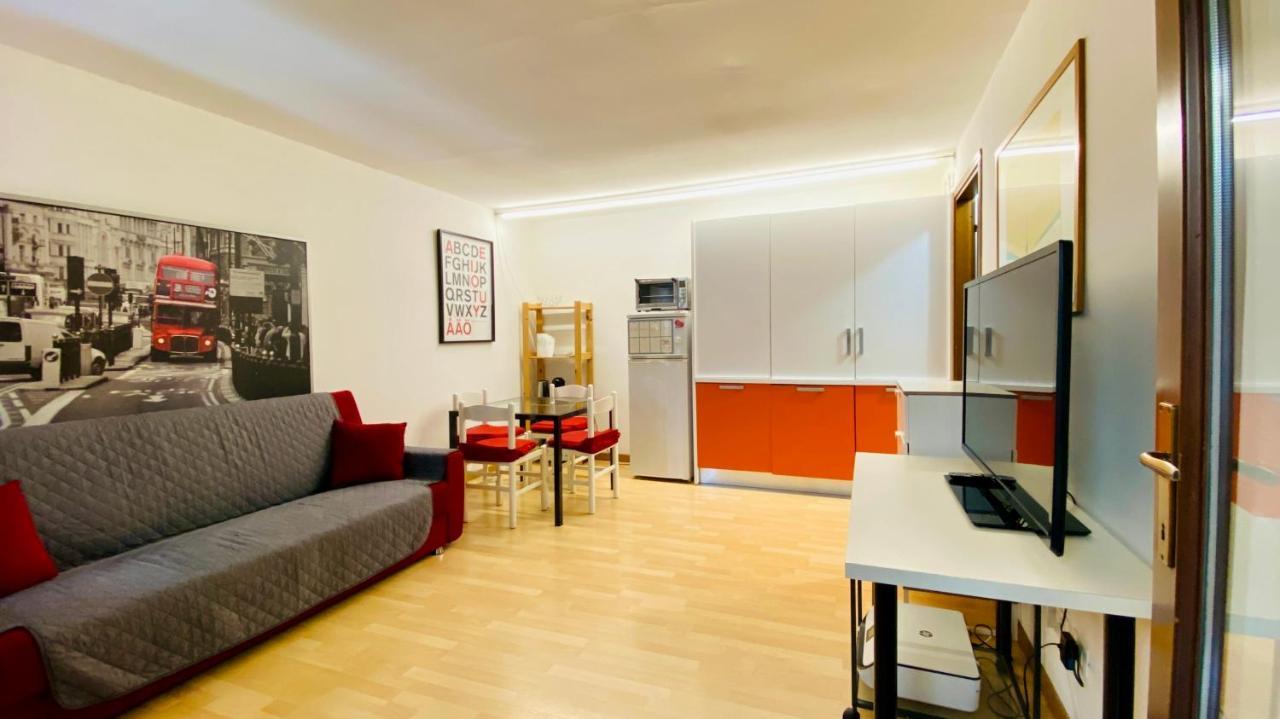 Navigli Darsena Milan Style Apartment Bagian luar foto