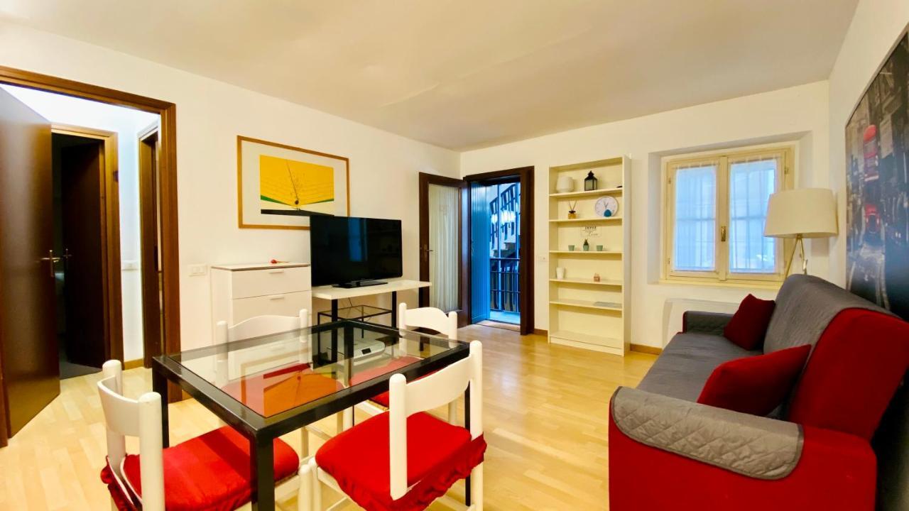 Navigli Darsena Milan Style Apartment Bagian luar foto